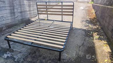 rete matrimoniale con testiera