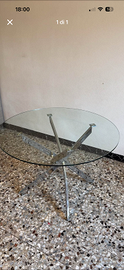 Tavolo rotondo in vetro