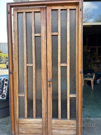 Porta d’entrata doppia in legno