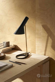 Louis Poulsen – Lampada da Tavolo AJ nero