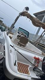 Barca cantiere schizzo