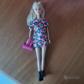 Bambola simile a Barbie incinta con bambino - Tutto per i bambini In  vendita a Salerno