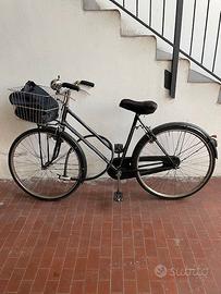 Bicicletta da Donna nera freni a bacchetta