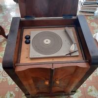 Mobile con radio e giradischi anni '30