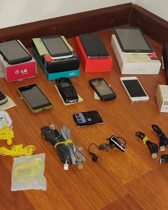 Lotto telefonia - 11 telefoni cellulari accessori