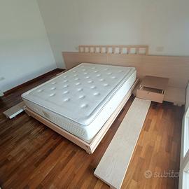 Struttura letto (con pedana, testata, comodini)