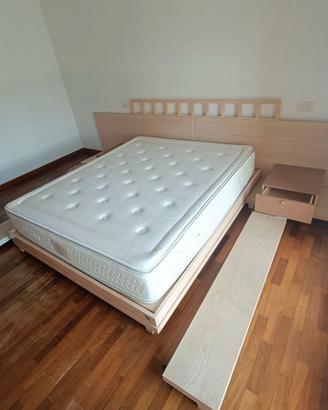 Struttura letto (con pedana, testata, comodini)