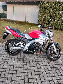 Suzuki gsr 600