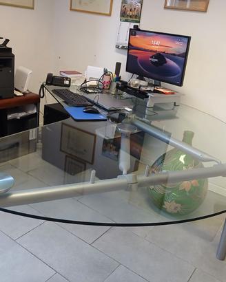Ultom scrivania di design in vetro