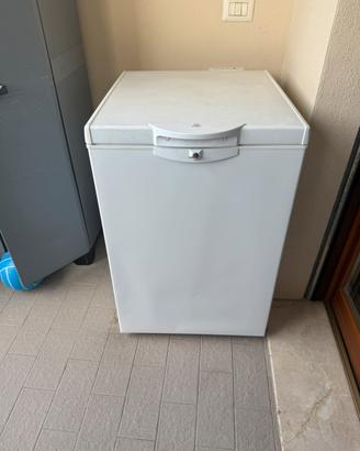 congelatore a pozzetto indesit 132L funzionante