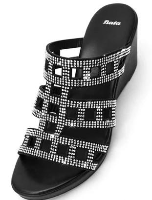 Ciabatta Bata nera con strass, zeppa - Nuova