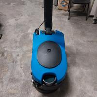 macchinario lavapavimenti 