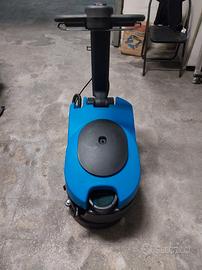macchinario lavapavimenti 