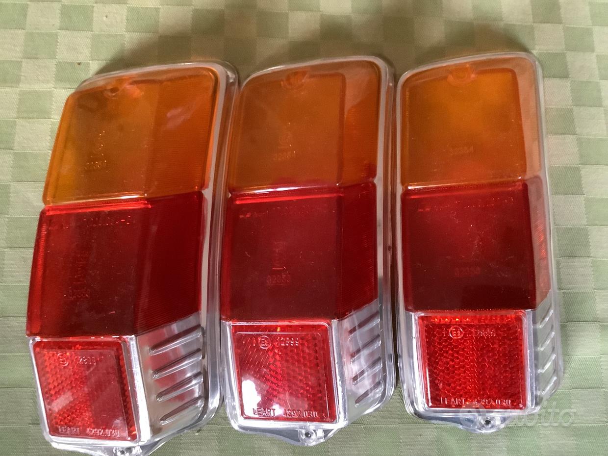 Paire De Feux Arrière Pour Voiture Ancienne – Avec Ampoules Halogènes – Fabriqué En Italie