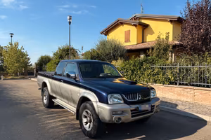 Mitsubishi L200 Club Cab con hard top