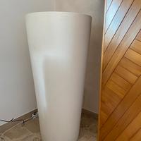 Vaso di plastica di design da interno ed esterno