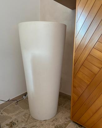 Vaso di plastica di design da interno ed esterno
