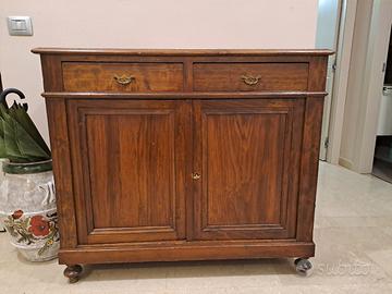 Credenza antica