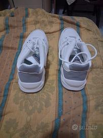 Scarpe sportive 