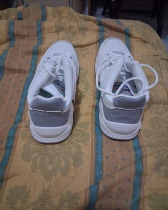 Scarpe sportive 