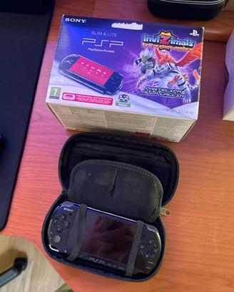 PSP Slim & Lite PSP-3004 bundle con custodia