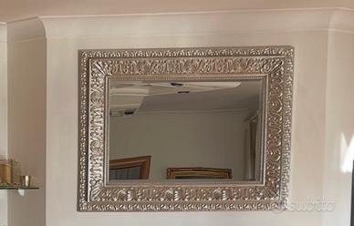 Specchio e como in legno color argento