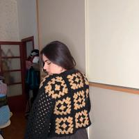 Cardigan nero e marrone senape uncinetto