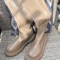 Stivali beige al ginocchio n 38