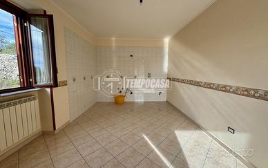 Appartamento a Casagiove 4 locali