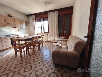 VILLA BIFAMILIARE DA RISTRUTTURARE CON TERRENO