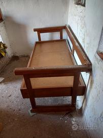 Divano in legno artigianale