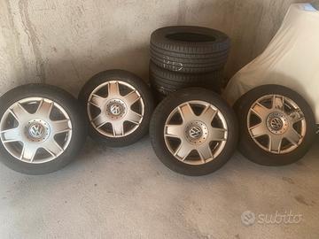 Gomme 205/55 16 cerchi lega VW GOLF 6 1/2 16 ET42