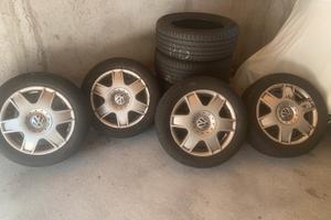 Gomme 205/55 16 cerchi lega VW GOLF 6 1/2 16 ET42