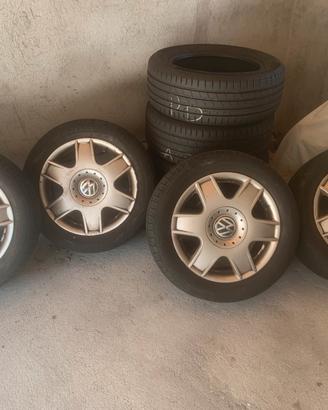 Gomme 205/55 16 cerchi lega VW GOLF 6 1/2 16 ET42