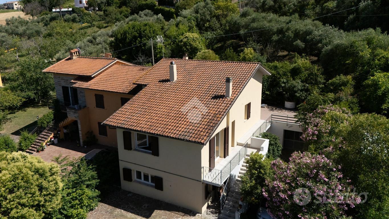 PORZIONE DI BIFAMILIARE A ANCONA