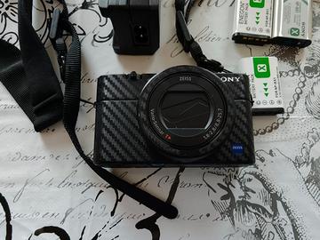 Fotocamera SONY RX100 III con sensore da 1"