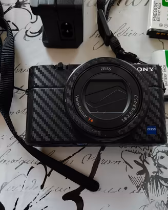 Fotocamera SONY RX100 III con sensore da 1"
