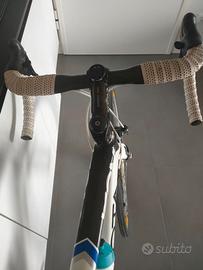 Bicicletta da strada kuota kom