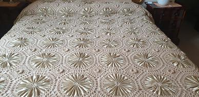 Coperta matrimoniale fatta a mano in raso