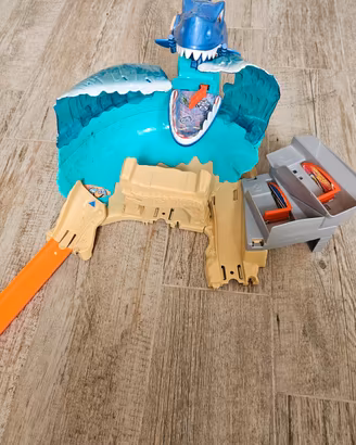 Hot-Wheels Mega Playset Sfida Lo Squalo