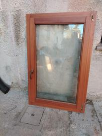 Finestra in legno
