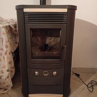 stufa a pellet  più aspiratore 