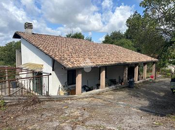 CASA INDIPENDENTE A CAVE