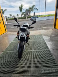 Suzuki gsr 600 