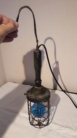 Vecchia lampada artigianale
