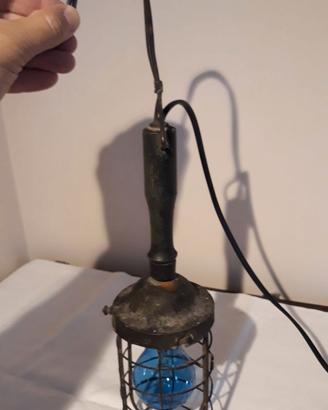 Vecchia lampada artigianale