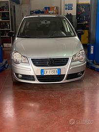 Auto Volkswagen polo