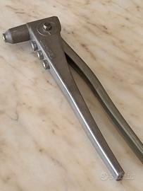 RIVETTATRICE PROFESSIONALE  FAR-K37