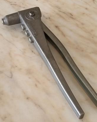 RIVETTATRICE PROFESSIONALE  FAR-K37