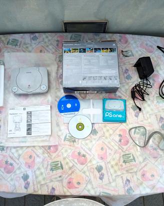 PLAYSTATION One, anni 2000, console completa di tu